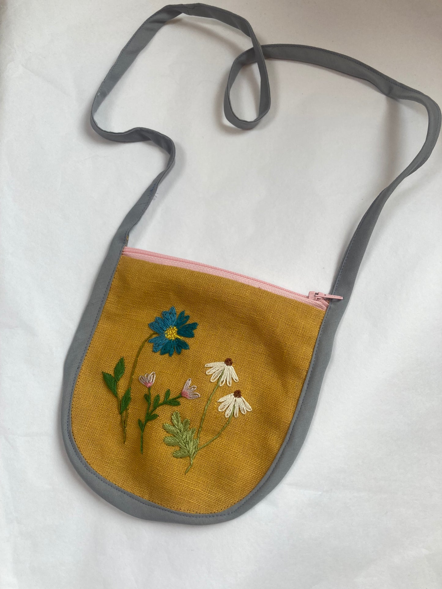 Linen zip purse