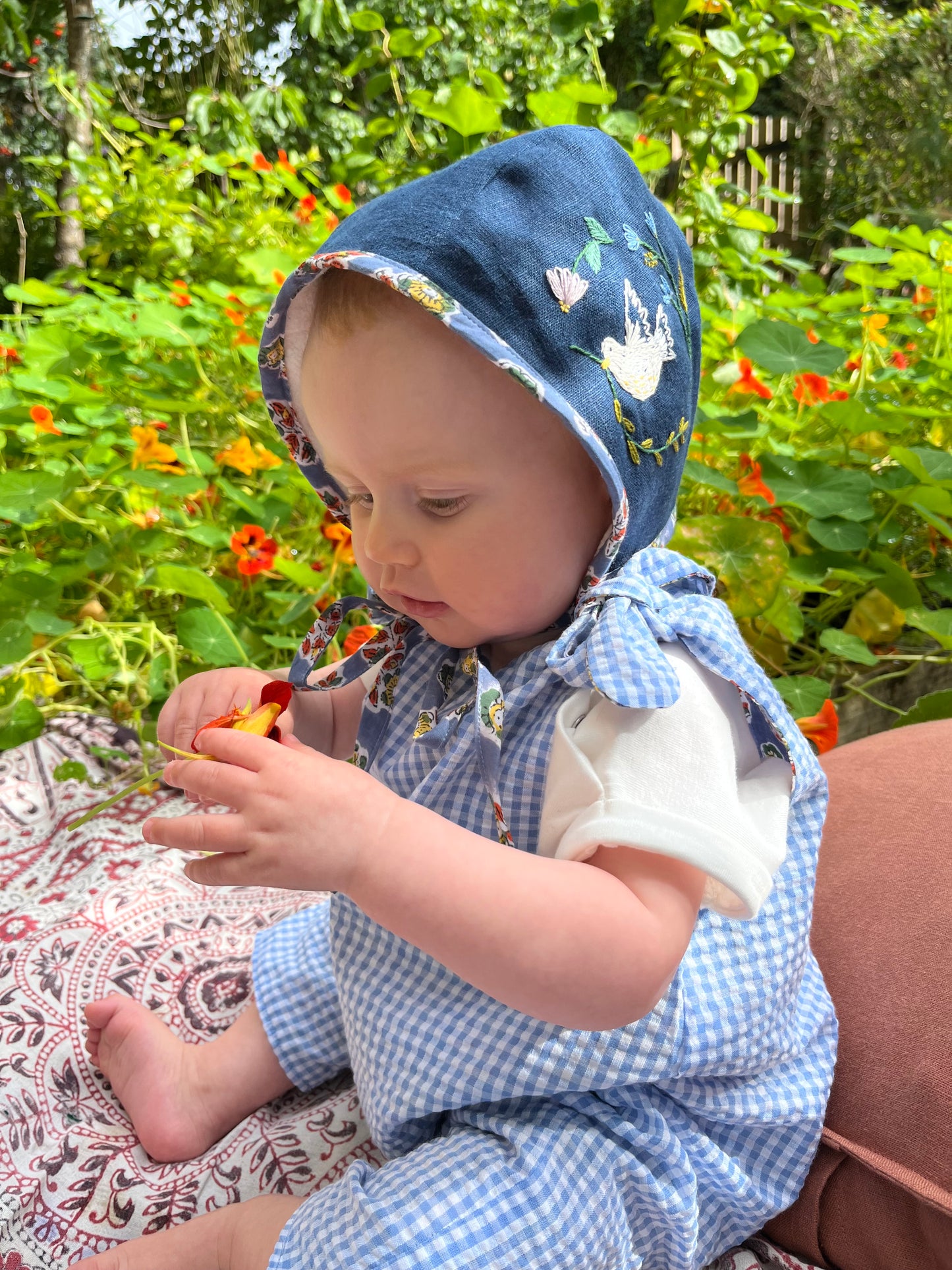 Autumn Winter sprig bonnet
