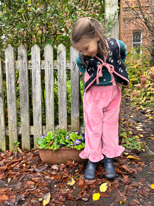 Daisy frill in velvet