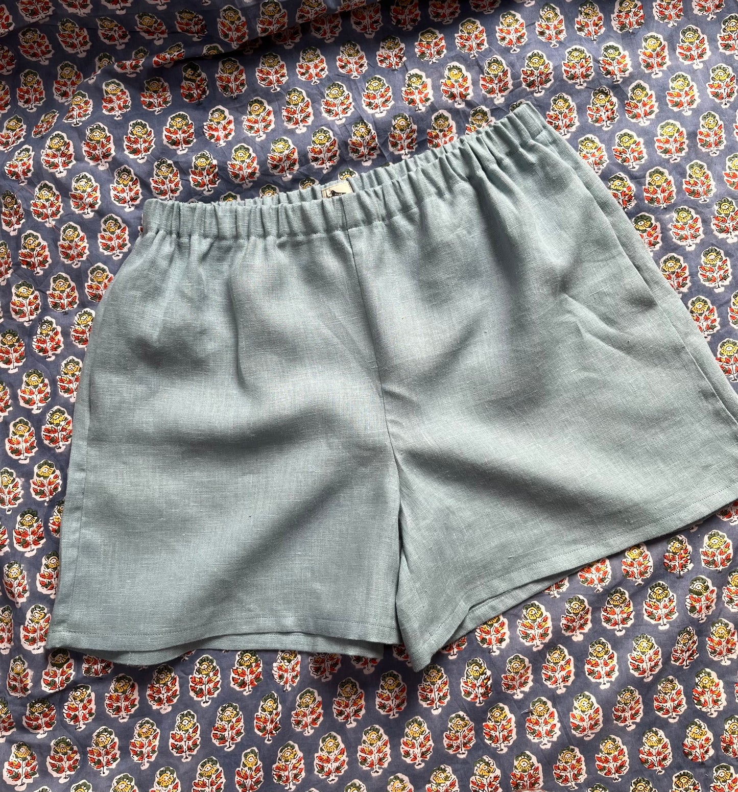 Poppy women’s linen shorts